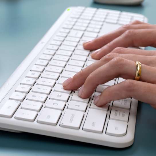 Logitech Signature Slim keyboard K950